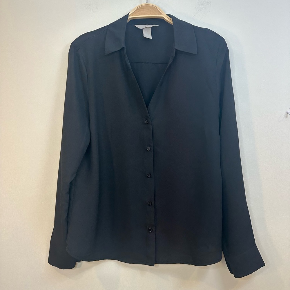 H&M Sz 6 Black Button Up Long Sleeve Blouse V Neck Collared Dress Shirt Top